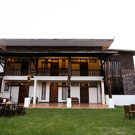 Croissant Hotel And Cafe Chiang Rai Zewnętrze zdjęcie
